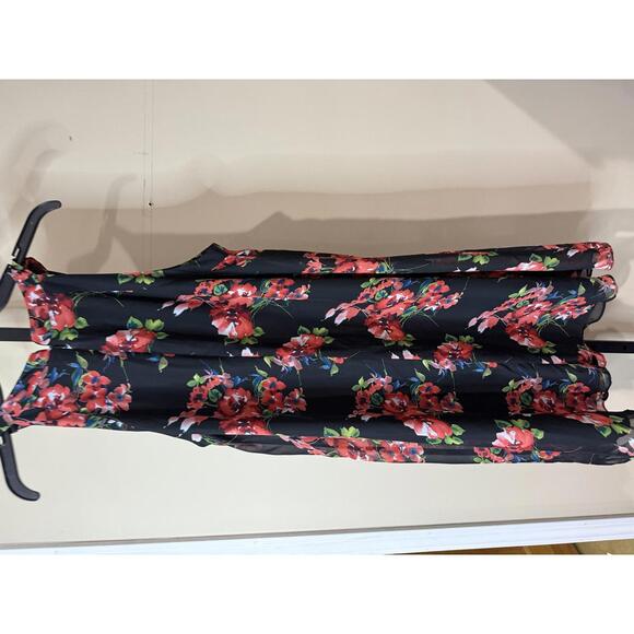 Betsey Johnson 12 Sleeveless Black Dress with Red Floral Print - Picture 8 of 9